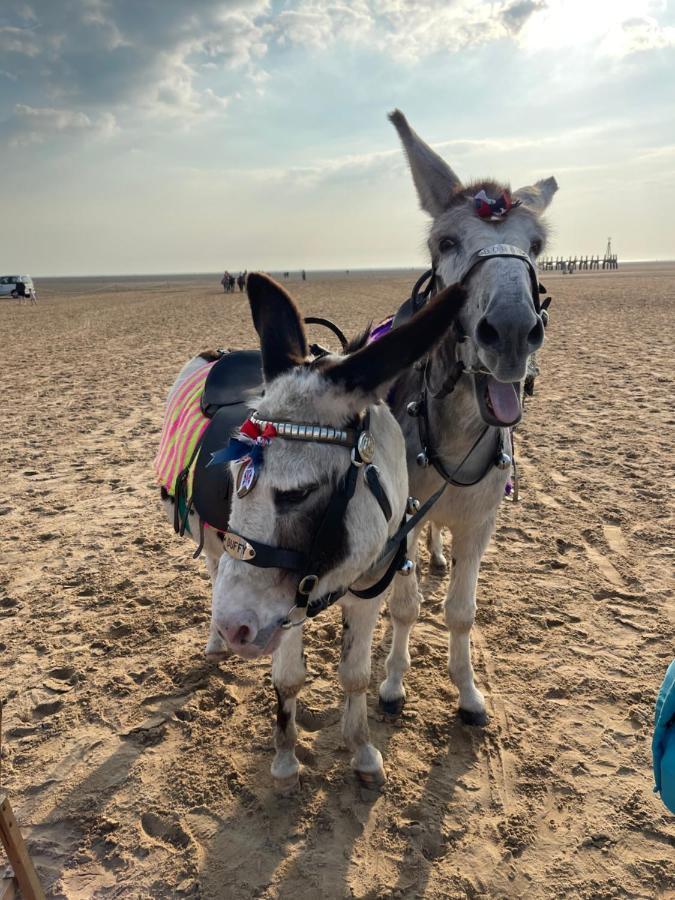 Beach Sunset Lytham St Annes Bagian luar foto